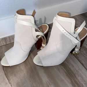 Size 8 open toe shoe